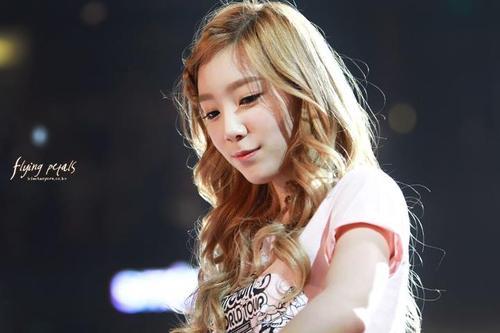 544800_413734858648626_177690565586391_1395162_1542697536_n_large - Taeyeon o