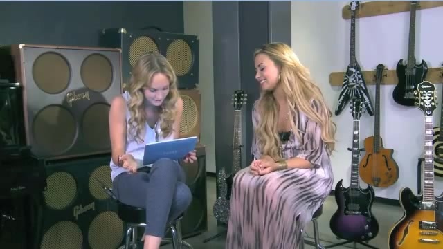 Demi Lovato Acuvue Live Chat - May 16_ 2012 075966