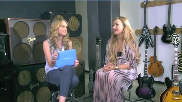 Demi Lovato Acuvue Live Chat - May 16_ 2012 077545