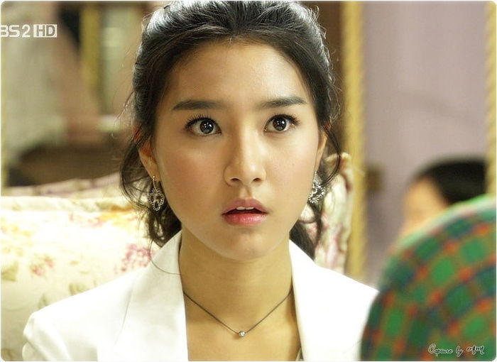 Bhoooooo?Idioata aia?O sa vada cine e mai desteapta.