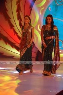 532820_292059304219961_795946261_a - sara khan 8