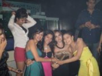 554652_292059410886617_100002476828719_635368_508814790_a - sara khan 8