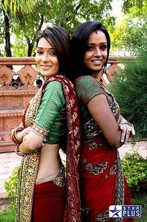 579267_292417924184099_100002476828719_636114_2047044509_n - sara khan 8