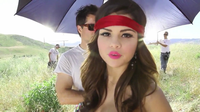 bscap0042 - Selena Gomez-Love You Like A Love Song Behind The Scenes-SC-Part I