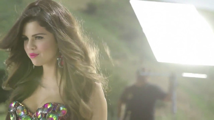bscap0084 - Selena Gomez-Love You Like A Love Song Behind The Scenes-SC-Part I