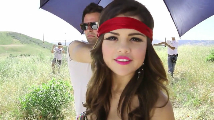 bscap0094 - Selena Gomez-Love You Like A Love Song Behind The Scenes-SC-Part I
