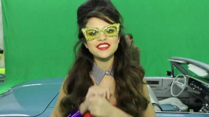 bscap0409 - Selena Gomez-Love You Like A Love Song Behind The Scenes-SC-Part I