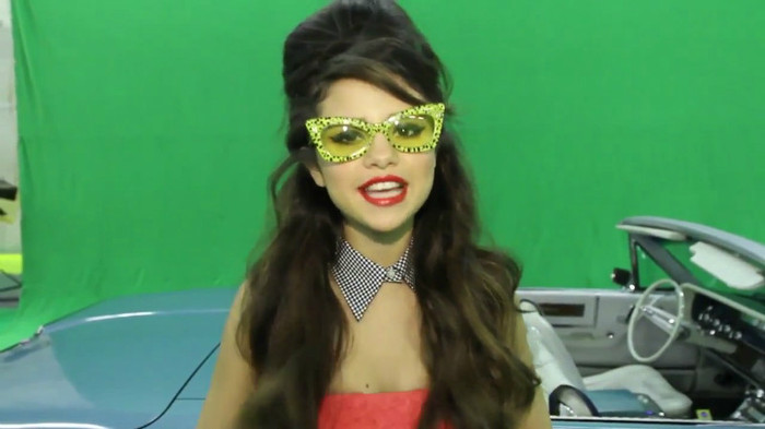 bscap0410 - Selena Gomez-Love You Like A Love Song Behind The Scenes-SC-Part I