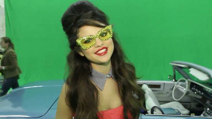 bscap0415 - Selena Gomez-Love You Like A Love Song Behind The Scenes-SC-Part I