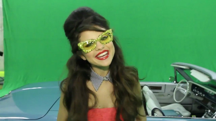 bscap0417 - Selena Gomez-Love You Like A Love Song Behind The Scenes-SC-Part I