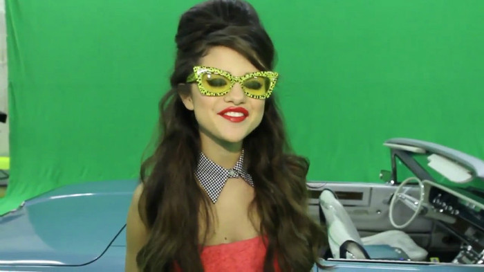 bscap0419 - Selena Gomez-Love You Like A Love Song Behind The Scenes-SC-Part I