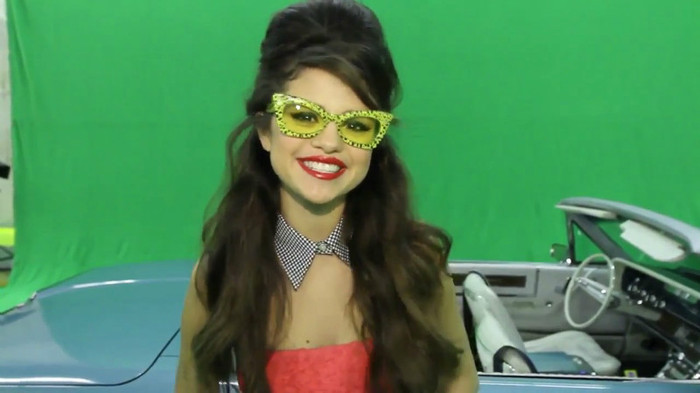 bscap0421 - Selena Gomez-Love You Like A Love Song Behind The Scenes-SC-Part I