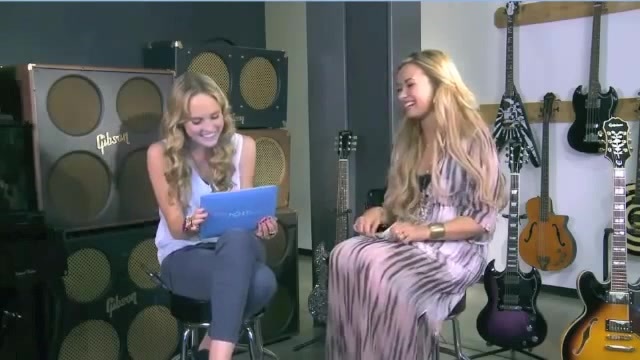 Demi Lovato Acuvue Live Chat - May 16_ 2012 088505