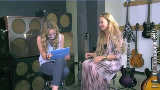 Demi Lovato Acuvue Live Chat - May 16_ 2012 088577