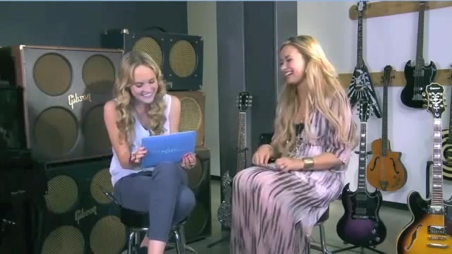 Demi Lovato Acuvue Live Chat - May 16_ 2012 088494