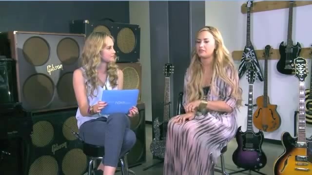 Demi Lovato Acuvue Live Chat - May 16_ 2012 089505