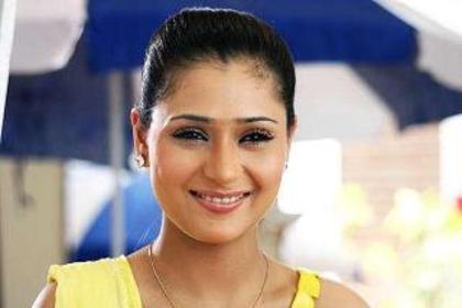 149321_292593427499882_894852506_n - sara khan 8