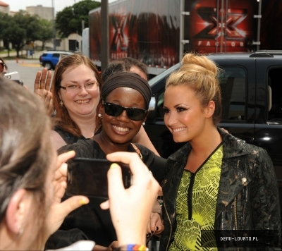 Dems la X Factor (4) - ABC - Demi - At the X Factor Casting