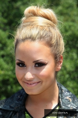 Dems la X Factor (18) - ABC - Demi - At the X Factor Casting