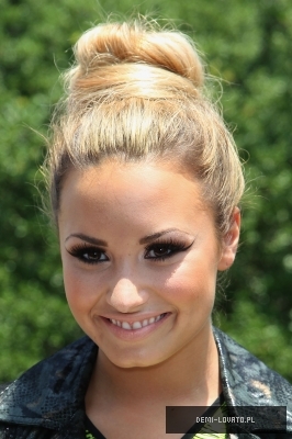 Dems la X Factor (19) - ABC - Demi - At the X Factor Casting