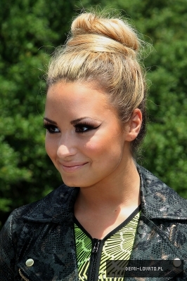 Dems la X Factor (23) - ABC - Demi - At the X Factor Casting