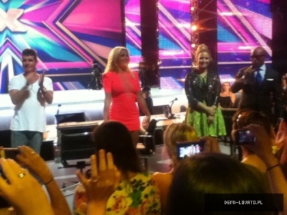 Dems la X Factor (103) - ABC - Demi - At the X Factor Casting
