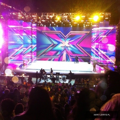 Dems la X Factor (106) - ABC - Demi - At the X Factor Casting