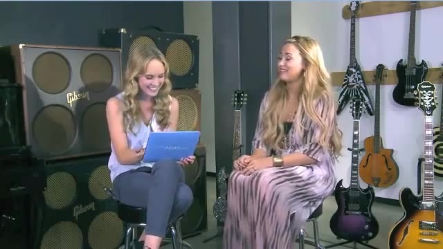 Demi Lovato Acuvue Live Chat - May 16_ 2012 094363