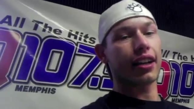 Demi Lovato _Hangs Out_ on Google + 0736