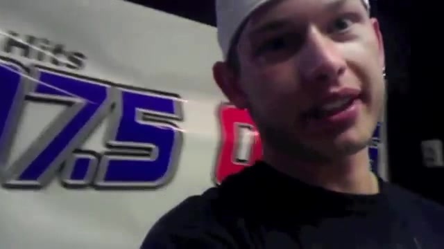 Demi Lovato _Hangs Out_ on Google + 0818