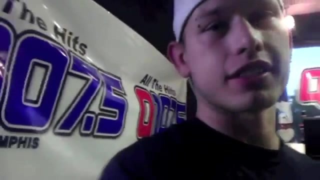 Demi Lovato _Hangs Out_ on Google + 0909