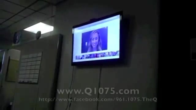 Demi Lovato _Hangs Out_ on Google + 1045