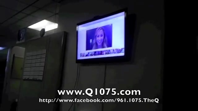 Demi Lovato _Hangs Out_ on Google + 1124
