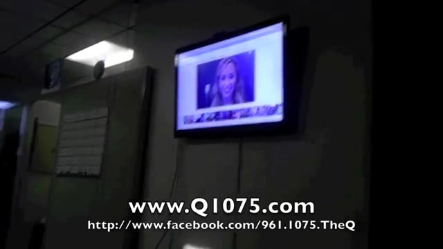 Demi Lovato _Hangs Out_ on Google + 1125