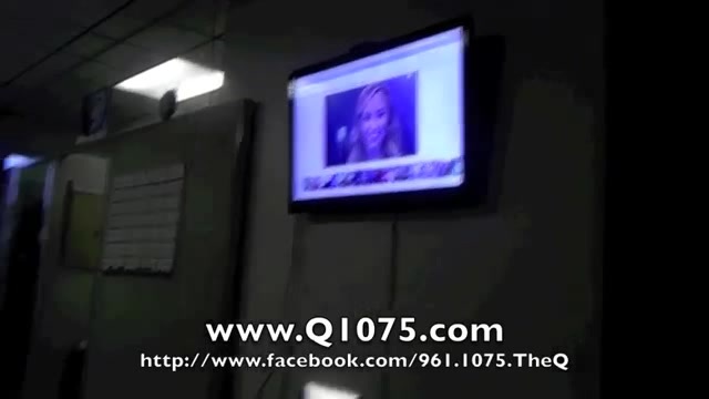 Demi Lovato _Hangs Out_ on Google + 1129