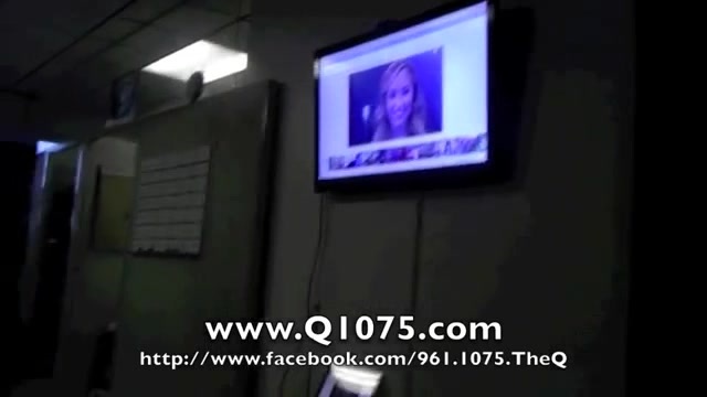 Demi Lovato _Hangs Out_ on Google + 1135