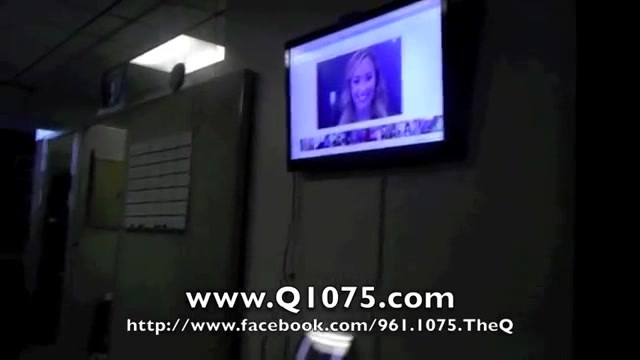 Demi Lovato _Hangs Out_ on Google + 1142