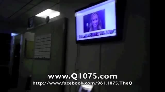 Demi Lovato _Hangs Out_ on Google + 1144