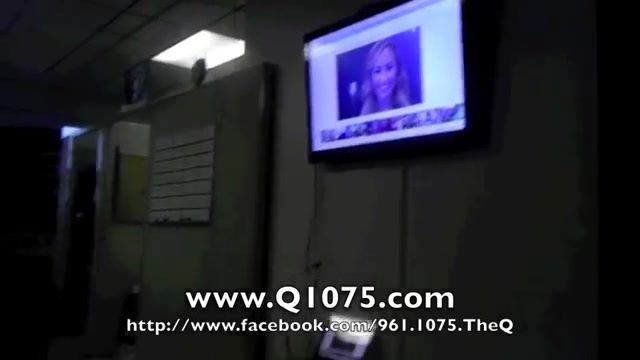 Demi Lovato _Hangs Out_ on Google + 1150