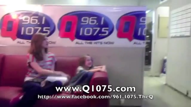 Demi Lovato _Hangs Out_ on Google + 1279