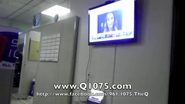 Demi Lovato _Hangs Out_ on Google + 1427