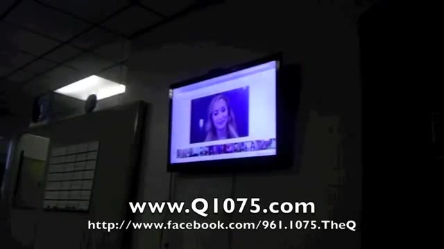 Demi Lovato _Hangs Out_ on Google + 1673