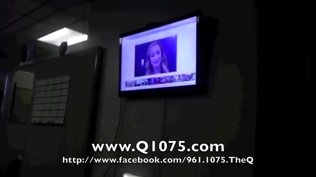 Demi Lovato _Hangs Out_ on Google + 1700 Demi Lovato _Hangs Out_ on Google + 1700