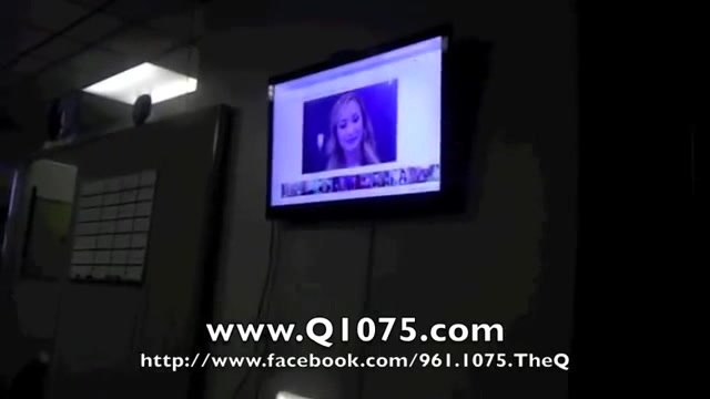 Demi Lovato _Hangs Out_ on Google + 1702 Demi Lovato _Hangs Out_ on Google + 1702