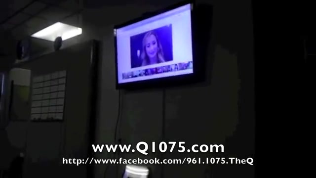 Demi Lovato _Hangs Out_ on Google + 1724