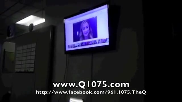 Demi Lovato _Hangs Out_ on Google + 1748