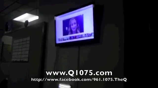 Demi Lovato _Hangs Out_ on Google + 1751