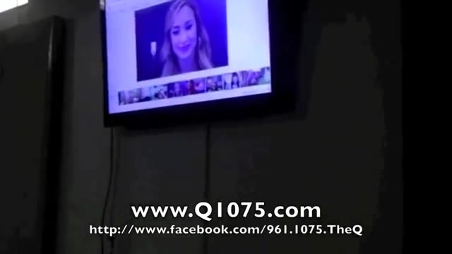 Demi Lovato _Hangs Out_ on Google + 1779