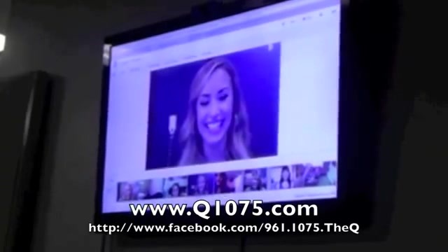 Demi Lovato _Hangs Out_ on Google + 1980