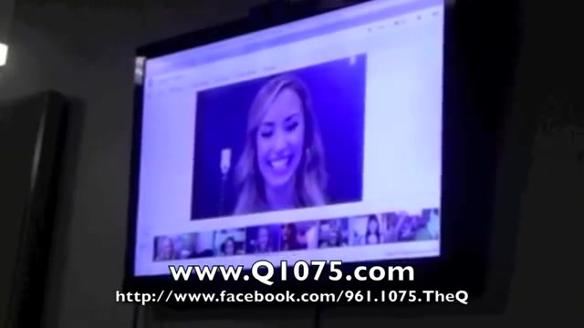 Demi Lovato _Hangs Out_ on Google + 1986